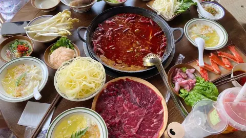 罗记正宗牛肉粉馆 in 창더