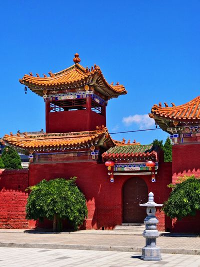 Huguo Lingyan Temple
