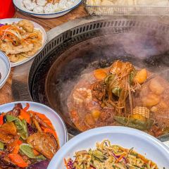 山河屯铁锅炖(乌山西路店) User Photo