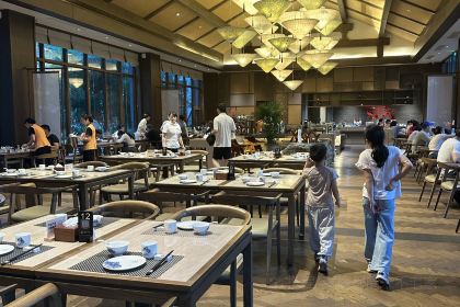 SAN JIAO LIN TU CAI GUAN