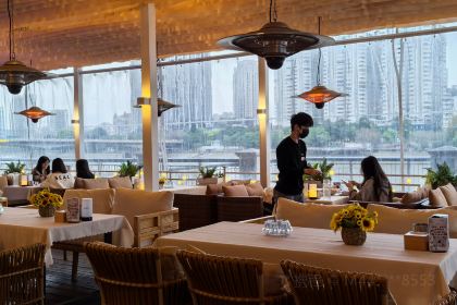 离岸江景餐吧(江滨中大道店)