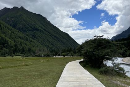 小金新四姑娘山庄(双桥沟景区店)·中餐厅