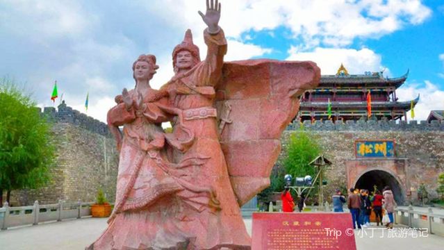 Statues of Songtsen Gampo and Princess Wencheng