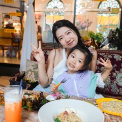 Lamour Cafe & Restaurant User Photo