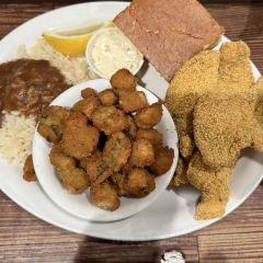 Vernon's Kuntry Katfish 여행 사진