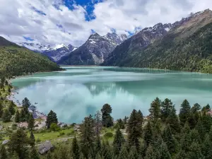 yu long la cuo guan jing tai