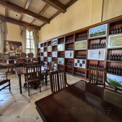 龙谕酒庄·餐饮部 User Photo