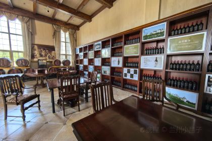 龙谕酒庄·餐饮部