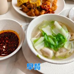 明记烧肉米线烧肉卷粉(中心小学店) User Photo