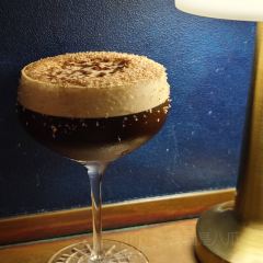 BEE’S KNEES 여행 사진