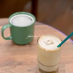 Moon coffee Roasters User Photo