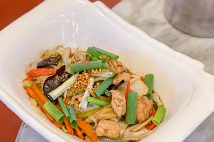 WOnDER LAND_sayaw thai food