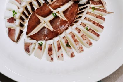 泽一红酒粤菜馆(展进巷店)