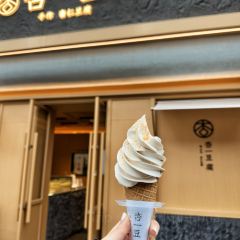 YING JIE XIAOCHI User Photo