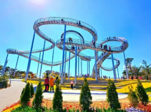 Hwanho Park Space Walk