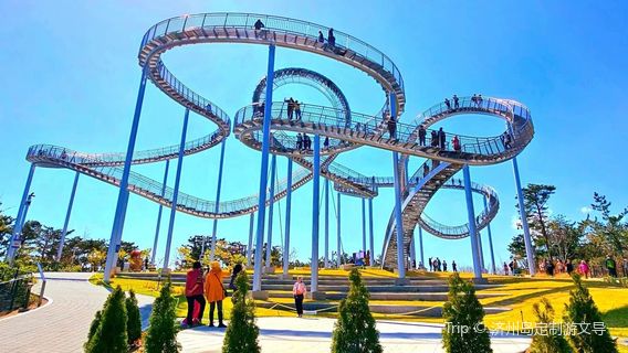 Hwanho Park Space Walk