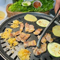 冷遇见暖庭院烤肉(芝麻街店) User Photo