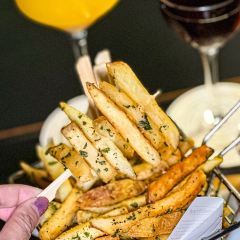 DEW Lounge User Photo