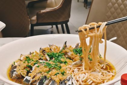 葉大鮮砂鍋魚頭（梅園店）