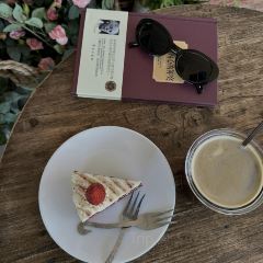 抚仙湖·自在汐岸咖啡餐吧 User Photo