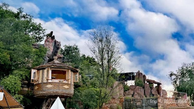 Anshan Qianshan Old Courtyard Tent Camping Site