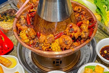 小V家秘制火锅鸡(龙湖总店)