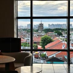 七栩钟楼·蚌壳餐厅 User Photo