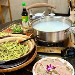 贰拾贰食栈(伴月店) User Photo