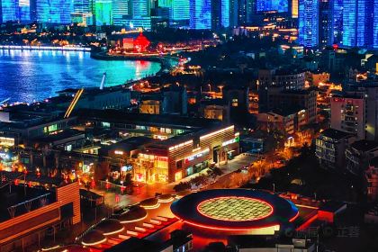 FIFTY-TWO Penthouse Bar