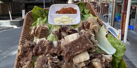 雲雪裡·鮮切氂牛肉鮮菌火鍋（溜溜城甄選總店）