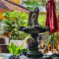 Lamour Cafe & Restaurant User Photo