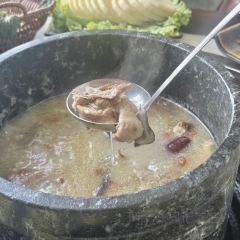 盐帮菌王府石锅鸡(鲁朗店) User Photo