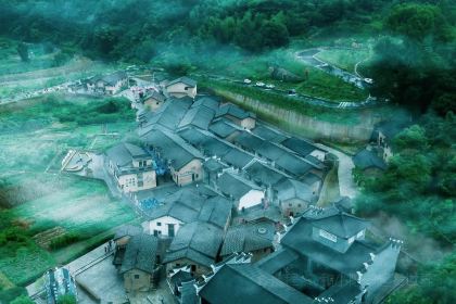 郴水瑶乡里菜(梨树山店)