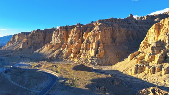 ma lang xia gu guan jing tai