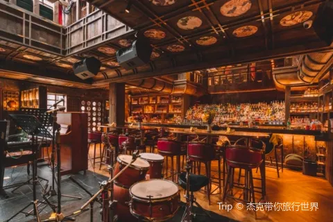 Bar Fable
