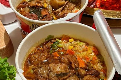 御屋鲜品鲜切牛肉火锅自助(胶州龙湖天街店)