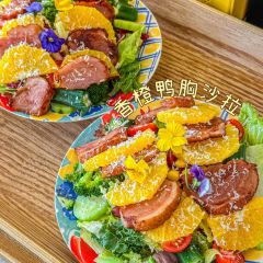 Chestnut cat User Photo