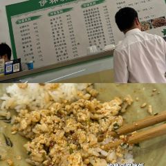张元理卤鸡卷粉米线(小火车头店) User Photo