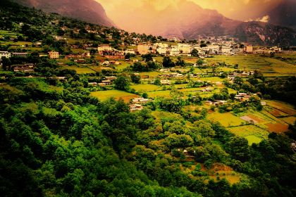 丙中洛雲野·見江·餐廳