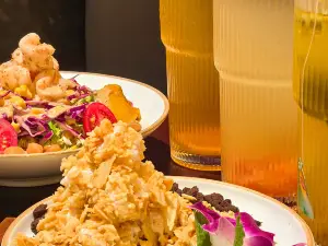 蛮横鸡爪煲(龙贵店)