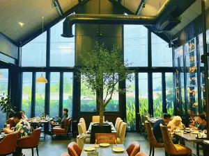 We-La-Dee Cafe & Restaurant