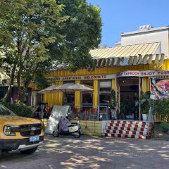 半两·咖啡书店·浮生是杯酒 User Photo