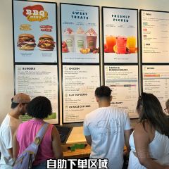 Shake Shack Woodbury Commons User Photo
