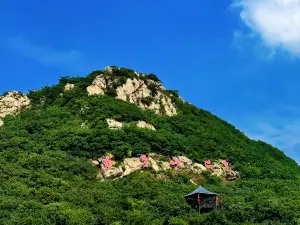 Kaiyuan Xiangya Mountain Hot Spring Resort