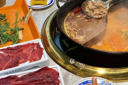 郭淑芬鲜切牛肉自助老火锅(云和店)