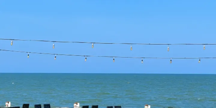 Baan Dum Oceanfront Seafood