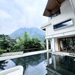海螺沟同堂·Secret Garden Holiday Villa·雪山观景野奢度假温泉美墅·小术林别院雪山观景餐厅 여행 사진