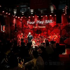 FOUR PLAY BAR 여행 사진
