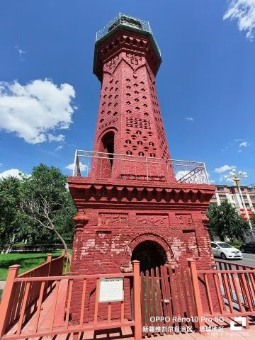 The minaret of the Hanak Mosque