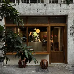 Neighborhood 여행 사진